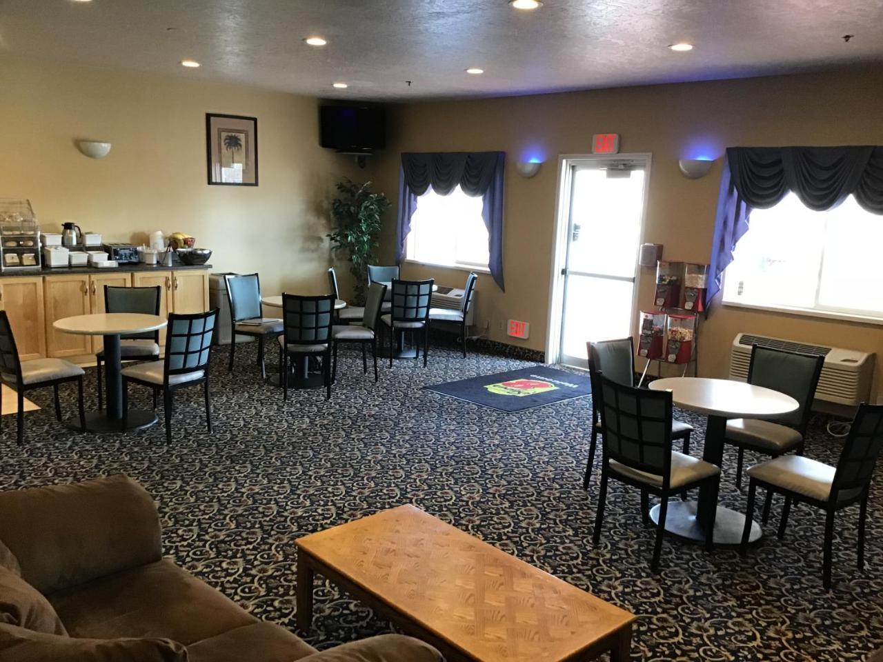 Super 8 By Wyndham Vernal Ut Bagian luar foto