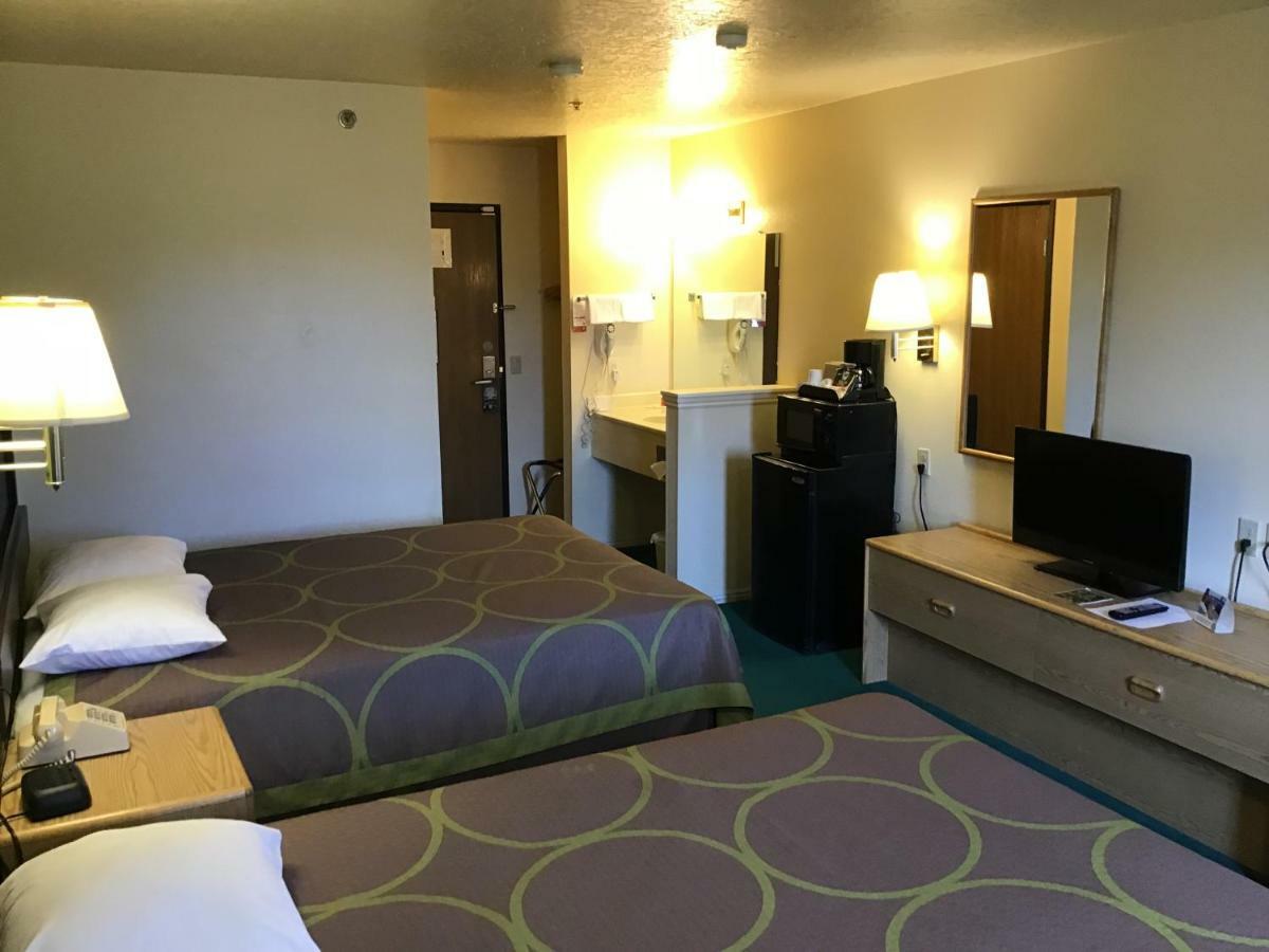 Super 8 By Wyndham Vernal Ut Bagian luar foto